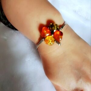 Vtg. Amber Clover Leaf Bracelet